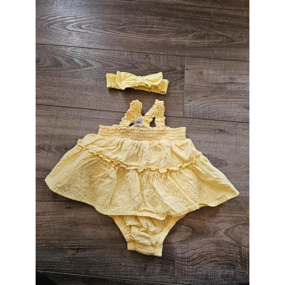 Old navy baby girl‎ outfit set 3-6 mos
